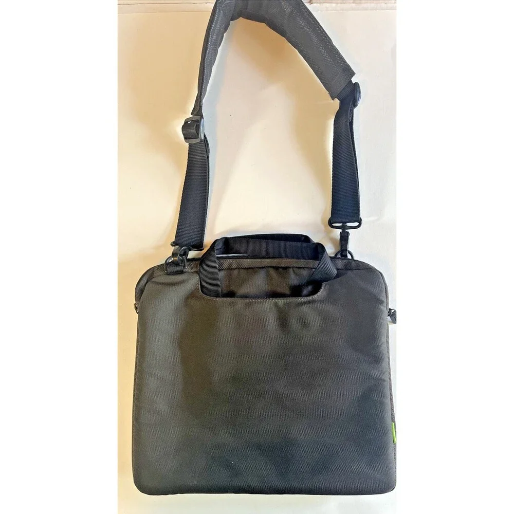 Incase Tablet Computer Bag Black Padded Slim Case Strap Handles Fits 11 Inch